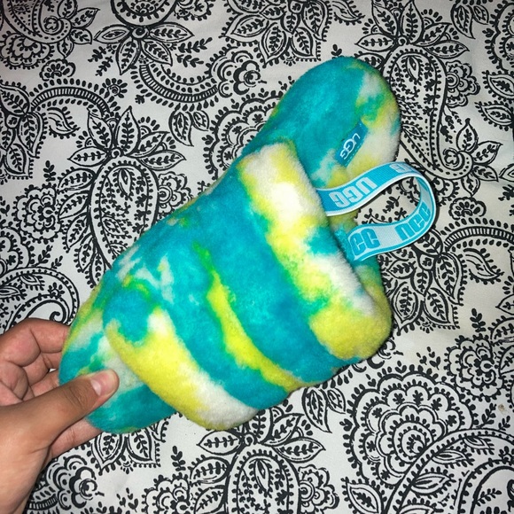 ugg fuzzy tie dye slides - Picture 3 of 3